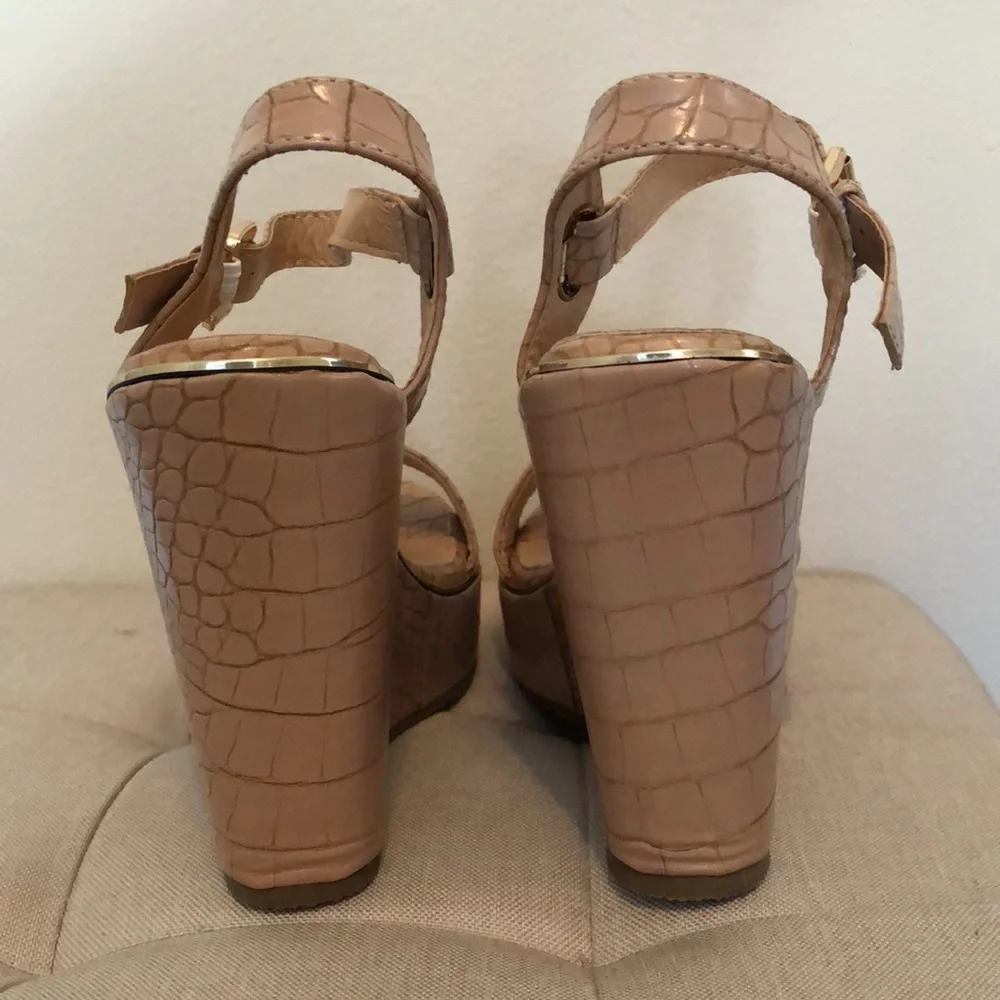 N/A stylish nude